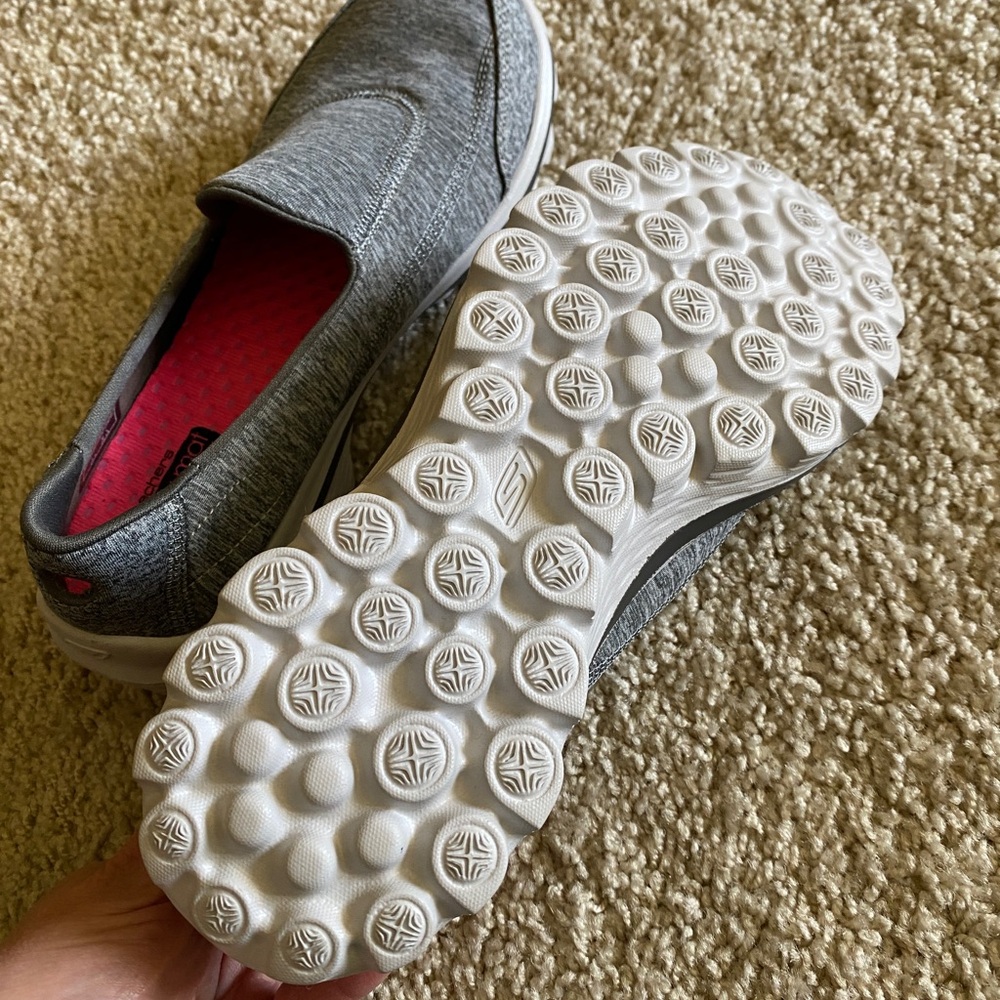 Women’s Sketchers NWT size 6.5